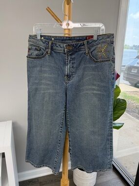 NWT Seven7 Women's Cropped Capri Jeans - Medium Blue Denim with Gold Studs Sz 14